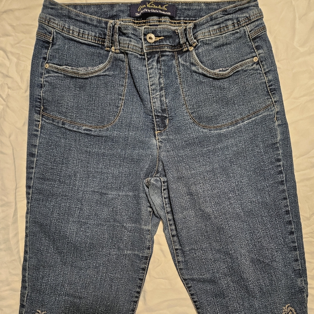 Ladies Gloria Vanderbilt Jean Capris Size 14